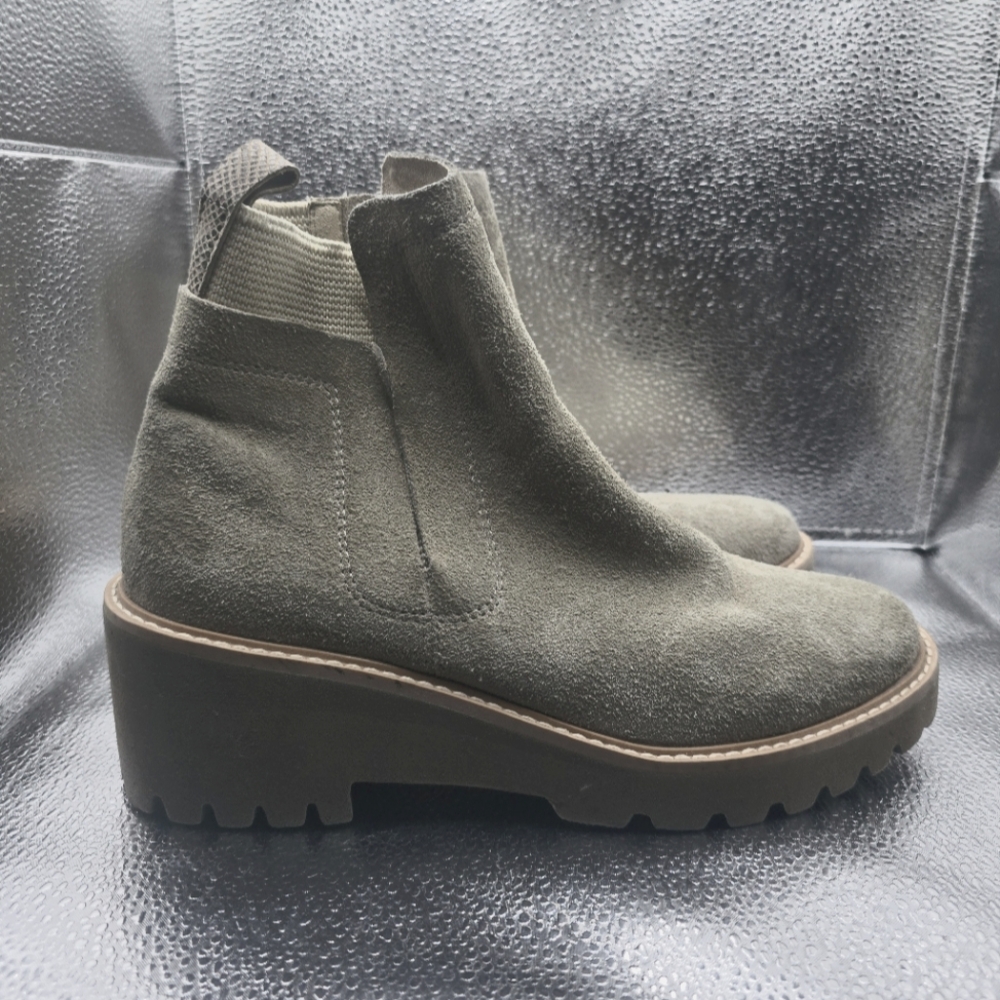 VANELi Womens Mariel Zippered Round Toe Casual Boots Ankle- cream suede size 8.5